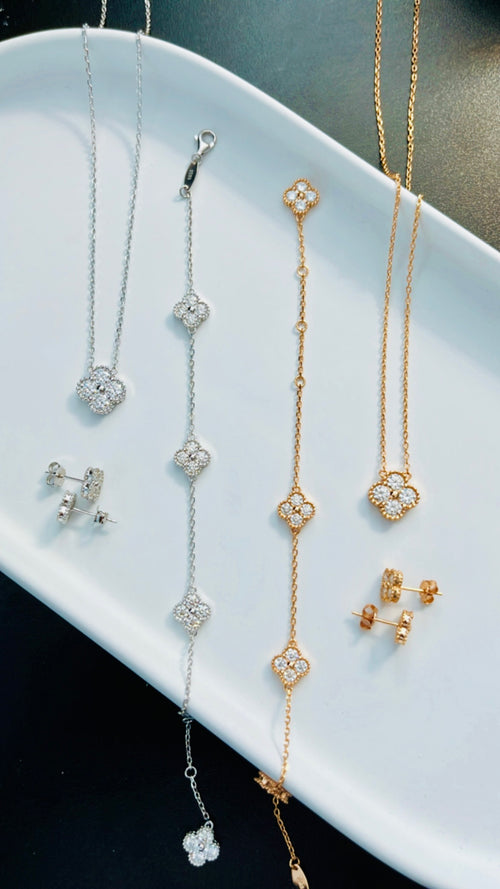 Clover Necklace